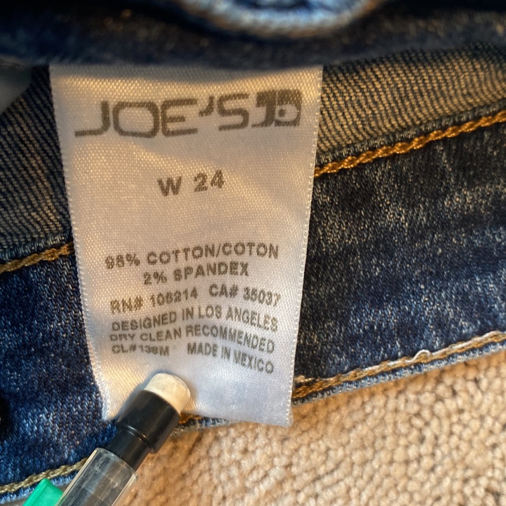 Joe’s Jeans  shorts. - Picture 6 of 7